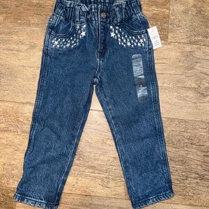 Bay GAP just like mom jeans size 2T with star detail